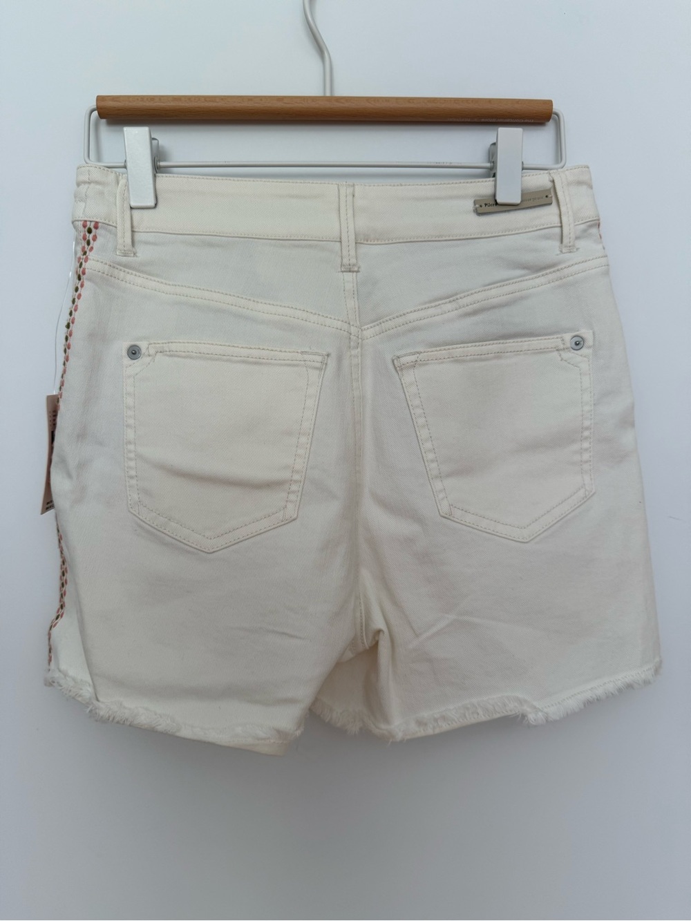 Anthropologie Women’s Cream High-Rise Denim Shorts with Side Trim - Picture 5 of 6